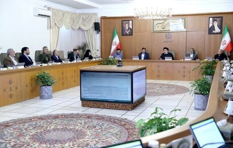 روشنگری به‌هنگام مسائل، فرصت دروغ‌پردازی را از دشمن می‌گیرد