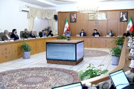 روشنگری به‌هنگام مسائل، فرصت دروغ‌پردازی را از دشمن می‌گیرد