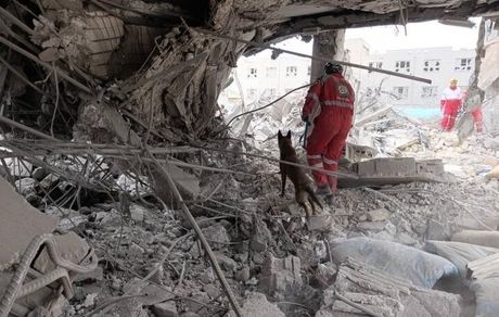 نجات ۸۰۰ مصدوم زنده از زیر آوار در پی حملات هوایی در شهر تهران 