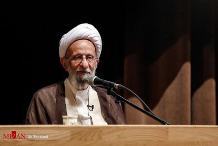 عیادت رئیس دفتر مقام معظم رهبری از آیت‌الله مصباح‌یزدی