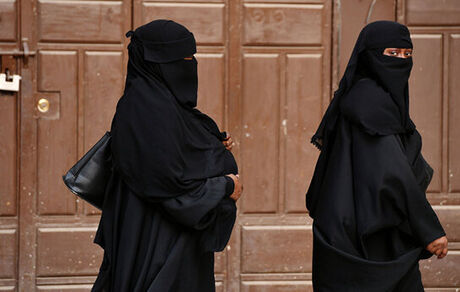 ۲۰۰ قاضی و وکیل زن افغانستانی از ترس طالبان در این کشور سرگردان هستند