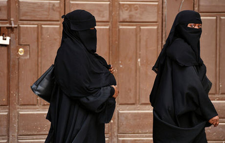 ۲۰۰ قاضی و وکیل زن افغانستانی از ترس طالبان در این کشور سرگردان هستند