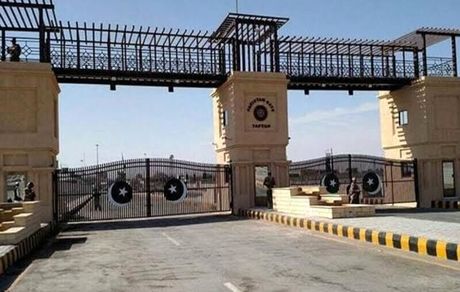پاکستان گذرگاه مرزی با ایران و افغانستان را می‌بندد