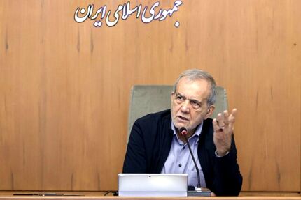 رئیس جمهور: باید طوری گام برداریم که تابستان آینده مشکل برق نداشته باشیم