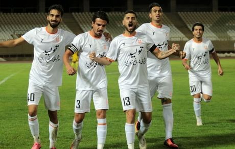 صدرنشینی مس کرمان در لیگ دسته یک ادامه دارد / شکست بدهنگام ملوان