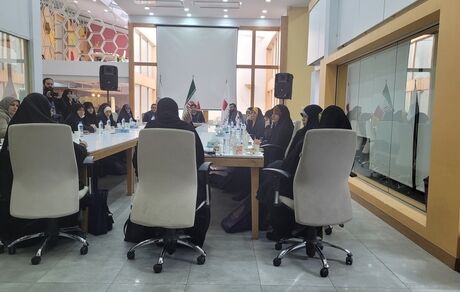 مخبر: زنان و دختران پیشرانان قطار پیشرفت همه جانبه کشور هستند