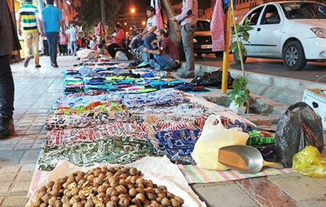 معبرهایی که دستفروشان سد کردند/ دستفروشان گناهی ندارند؛ آنها را دریابید