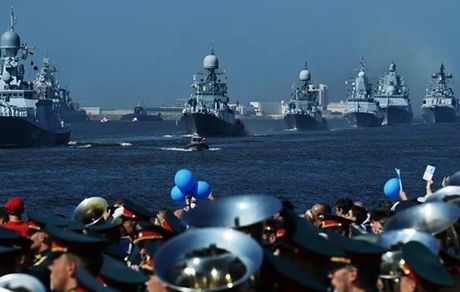 شرکت ایران در رژه نیروی دریایی روسیه