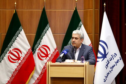 معاون رییس جمهوری: درآمد نفتی پاسخگوی رفاه ۸۰ میلیون جمعیت ایران نیست