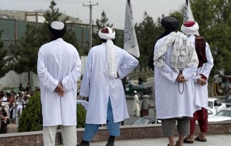 طالبان ۷۰ مغازه را بدلیل حضور نیافتن در نماز جمعه پلمب کرد