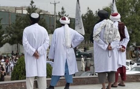 طالبان ۷۰ مغازه را بدلیل حضور نیافتن در نماز جمعه پلمب کرد