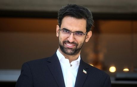 طعنه سنگین آذری جهرمی به سایپا: تعطیل کنید