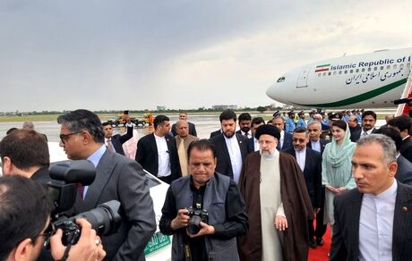 رئیس جمهور در دومین روز سفر به پاکستان وارد شهر لاهور شد