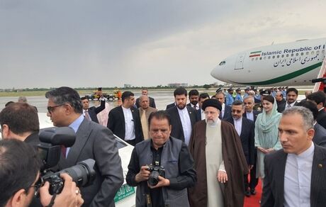رئیس جمهور در دومین روز سفر به پاکستان وارد شهر لاهور شد