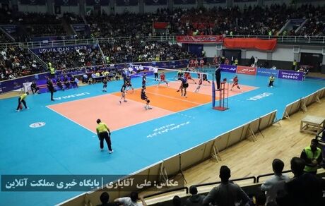 پایان نیم فصل نخست لیگ برتر والیبال با شکست صدرنشین | تصاویر