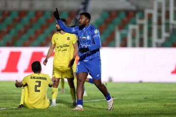 روایت مهاجم خارجی استقلال از نحوه خروج از ایران در زمان آغاز جنگ