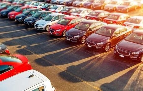 واردات خودرو برمبنای مقررات سال گذشته ترخیص می‌شود