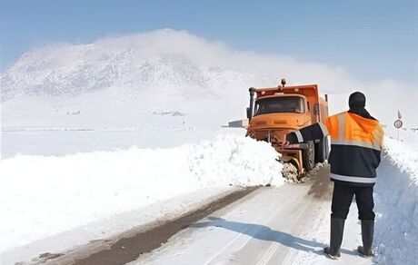 مسدود شدن راه ارتباطی ۹۳ روستای بروجرد به دلیل بارش سنگین برف
