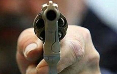 در قم، مردی همسرش را با اسلحه به قتل رساند