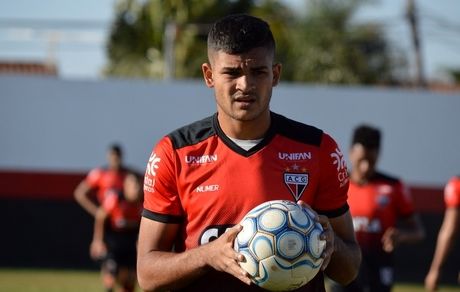 
من جونیور هستم، نیمار و رونالدو نیستم
