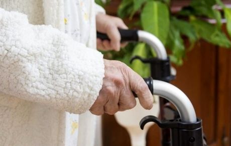 چرا افراد مسن در برابر کروناویروس آسیب‌پذیرتر هستند؟