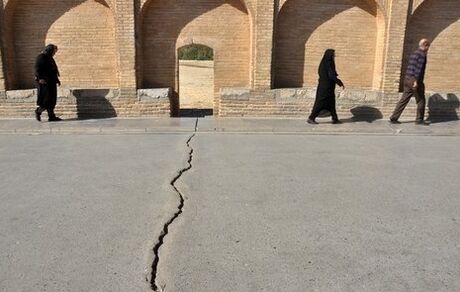 نرخ فرونشست زمین در اصفهان اصلاً کاهش نیافته است