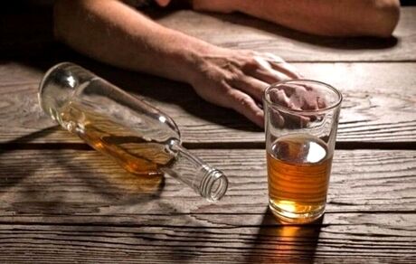 فوت یک و مسمومیت ۳۱ نفر بر اثر مصرف مشروبات الکلی تقلبی در دزفول