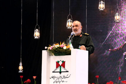 سردار سلامی: دشمن جرات شلیک یک گلوله مشقی به سمت مرزهای ایران ندارد
