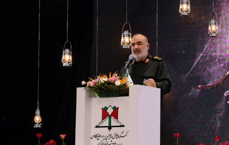 سردار سلامی: دشمن جرات شلیک یک گلوله مشقی به سمت مرزهای ایران ندارد
