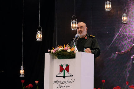 سردار سلامی: دشمن جرات شلیک یک گلوله مشقی به سمت مرزهای ایران ندارد
