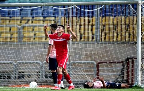 بازیکن ازبکستانی پرسپولیس قراردادش را فسخ کرد