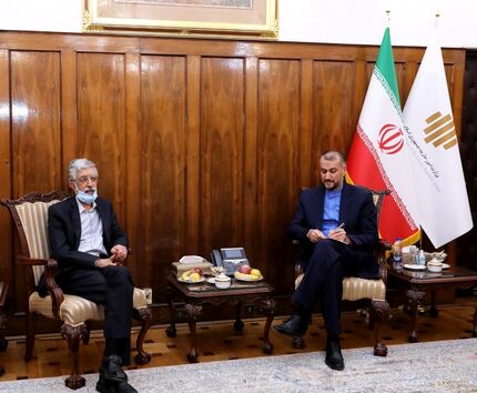 دیدار وزیر امور خارجه با مدیران بنیاد سعدی