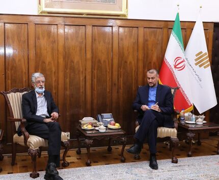 دیدار وزیر امور خارجه با مدیران بنیاد سعدی