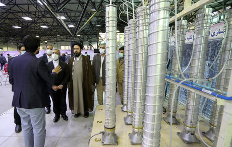 رئیس دفتر رئیس جمهور از نمایشگاه دستاوردهای هسته ای کشور بازدید کرد