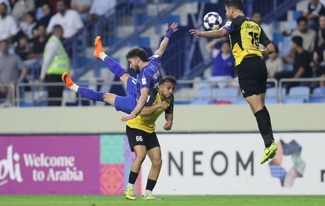 باخت عجیب و دور از انتظار استقلال به حریف اردنی / VAR هم در لیگ قهرمانان آسیا علیه آبی‌ها بود