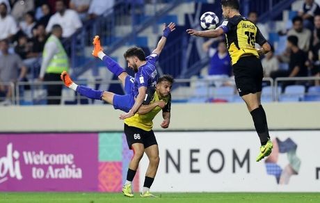 باخت عجیب و دور از انتظار استقلال به حریف اردنی / VAR هم در لیگ قهرمانان آسیا علیه آبی‌ها بود