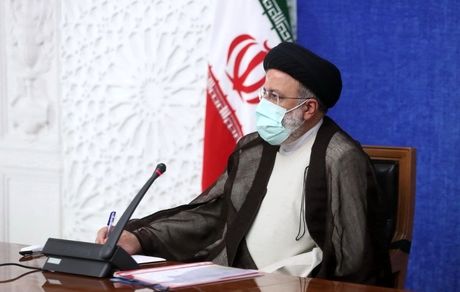 تاکید بر هدایت نقدینگی از فعالیت‌های غیرمولد به فعالیت‌های تولیدی