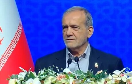 پزشکیان: از حقوق من ماهیانه ۵ میلیون تومان برای ساخت مدرسه صرف کنید / تمام امید دشمن، ایران ضعیف شده است
