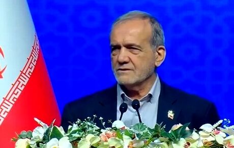 پزشکیان: از حقوق من ماهیانه ۵ میلیون تومان برای ساخت مدرسه صرف کنید / تمام امید دشمن، ایران ضعیف شده است