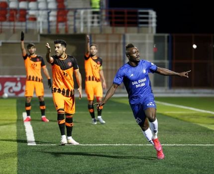 گادوین منشا با سه تیم مقابل استقلال 