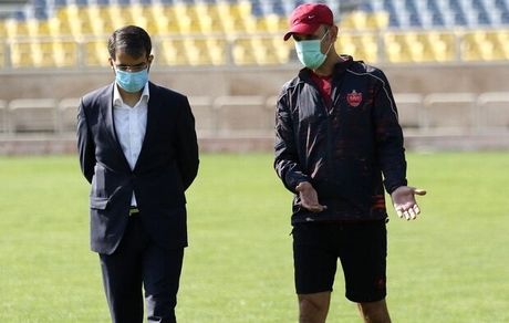 حضور سرمربی پرسپولیس در ساختمان باشگاه