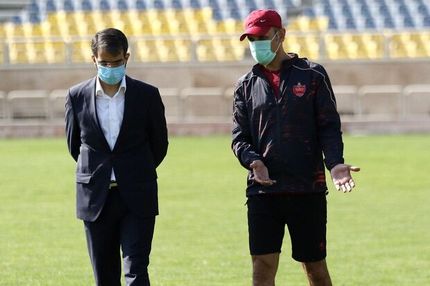 حضور سرمربی پرسپولیس در ساختمان باشگاه