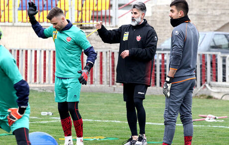 سکوت باشگاه پرسپولیس در مورد نقل و انتقالات و درخواست یحیی