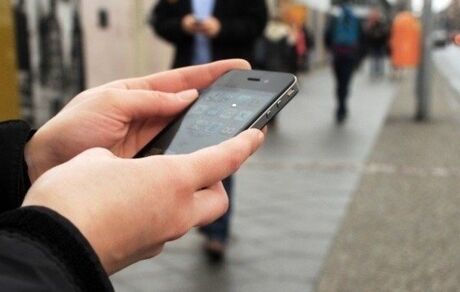 اسپانسر استقلال یک موبایل هم وارد نکرده است