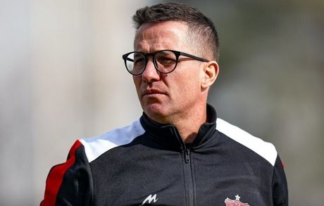 سرمربی پرسپولیس: بی‌صبرانه منتظر بازگشت به ایران هستم