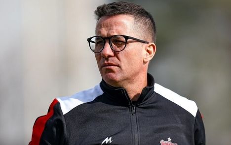 سرمربی پرسپولیس: بی‌صبرانه منتظر بازگشت به ایران هستم