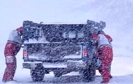 بحران برف در کردستان: همه راه‌ها مسدود و پروازهای فرودگاه سنندج لغو شد