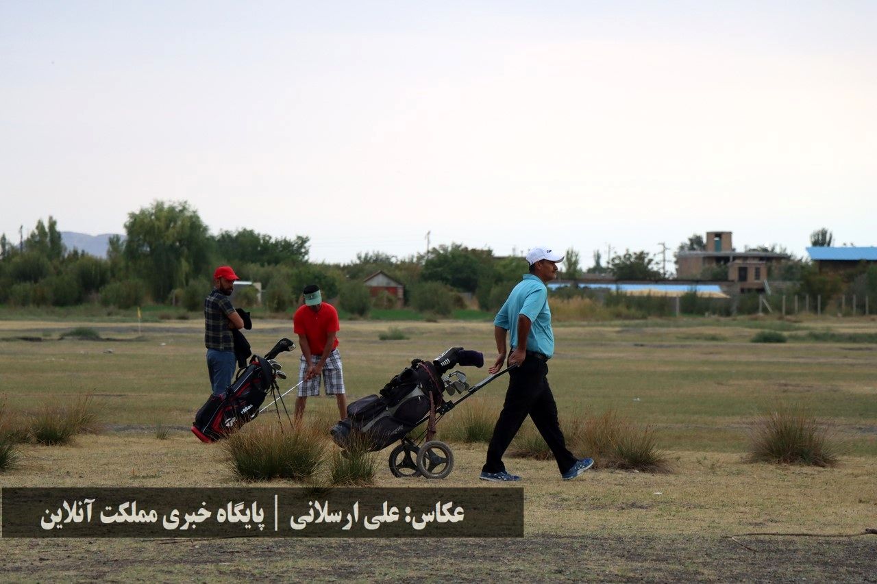 روز نخست جایزه بزرگ گلف