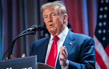 ترامپ از گفت و گو با مشاورانش درخصوص ایران خبرداد