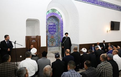 مسلمانان مانند اهل بیت که خودشان نماد وحدت بودند، با هم همدل و متحد باشند